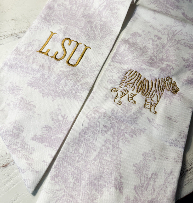 Toile LSU Wreath Sash