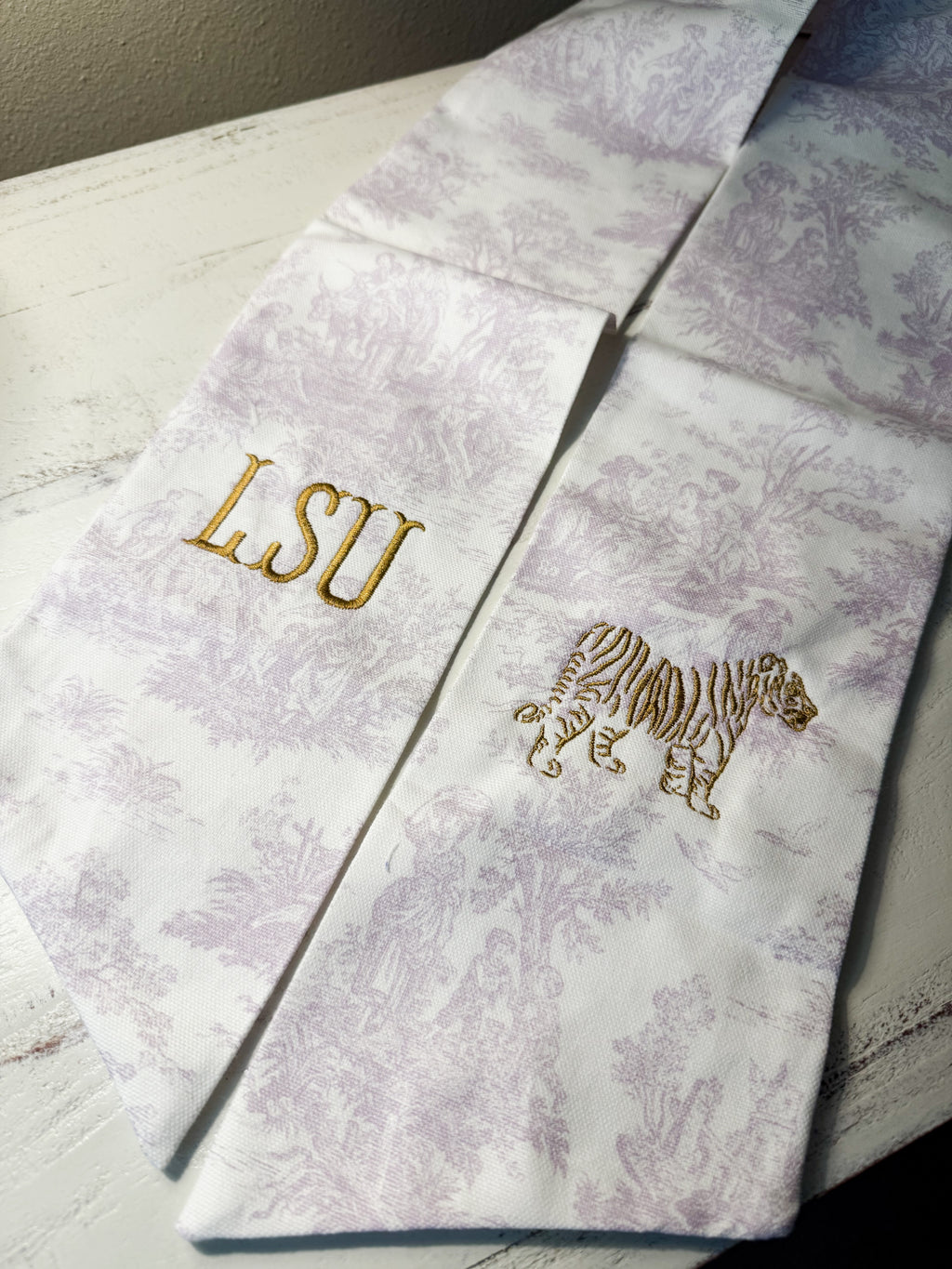 Toile LSU Wreath Sash